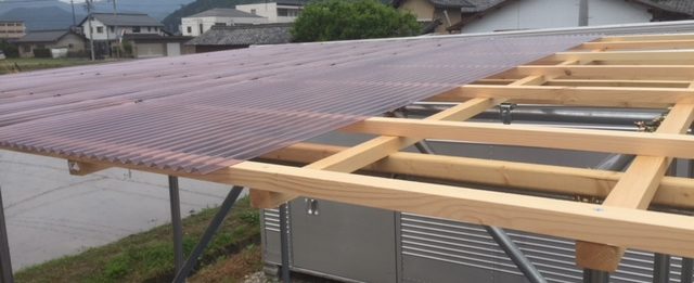 ポリカ屋根の施工 ポリカ屋根の施工